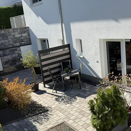 Haus Uebernachtenswert Mosel Апартаменты *