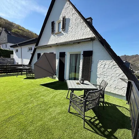 아파트 Haus Uebernachtenswert Mosel *