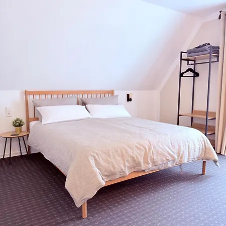 아파트 Haus Uebernachtenswert Mosel