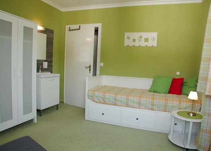 Haus Uebernachtenswert Mosel Cochem